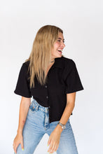 Load image into Gallery viewer, Short Sleeve Button Down